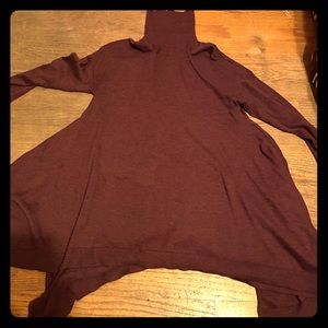 Maroon turtle neck top